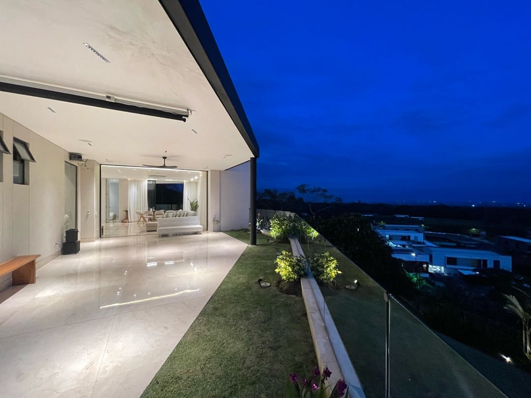 SE VENDE CASA DE LUJO EN YARUMAL PANCE