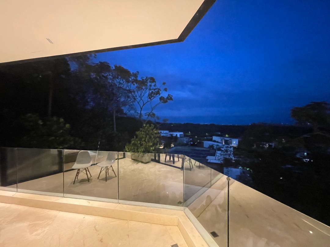 SE VENDE CASA DE LUJO EN YARUMAL PANCE