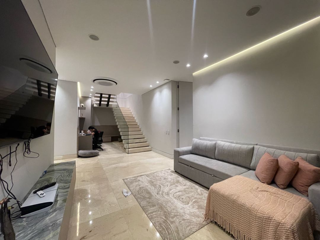 SE VENDE CASA DE LUJO EN YARUMAL PANCE