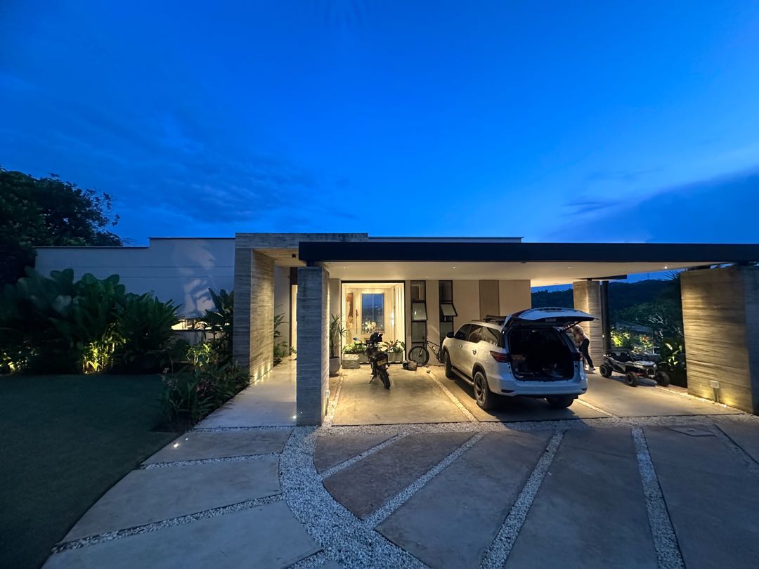 SE VENDE CASA DE LUJO EN YARUMAL PANCE