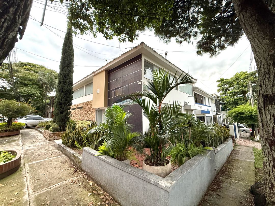 SE VENDE CASA EMPRESARIAL EN SANTA MONICA CALI ND