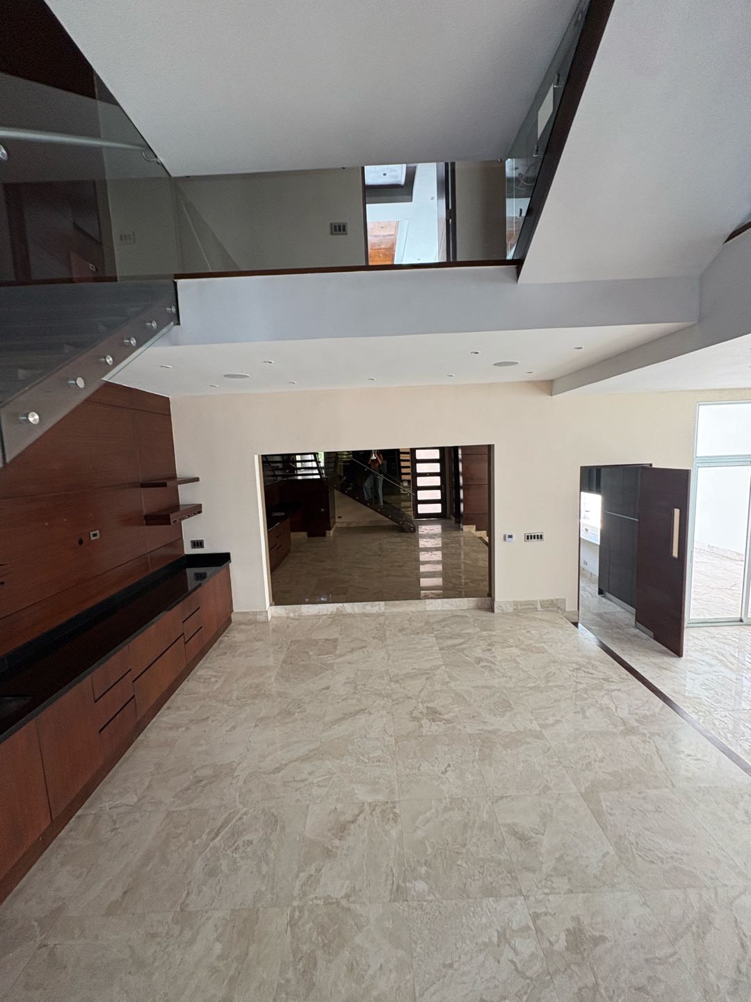 SE ALQUILA CASA EN ALTOS DEL GOLF- 4 HABITACIONES