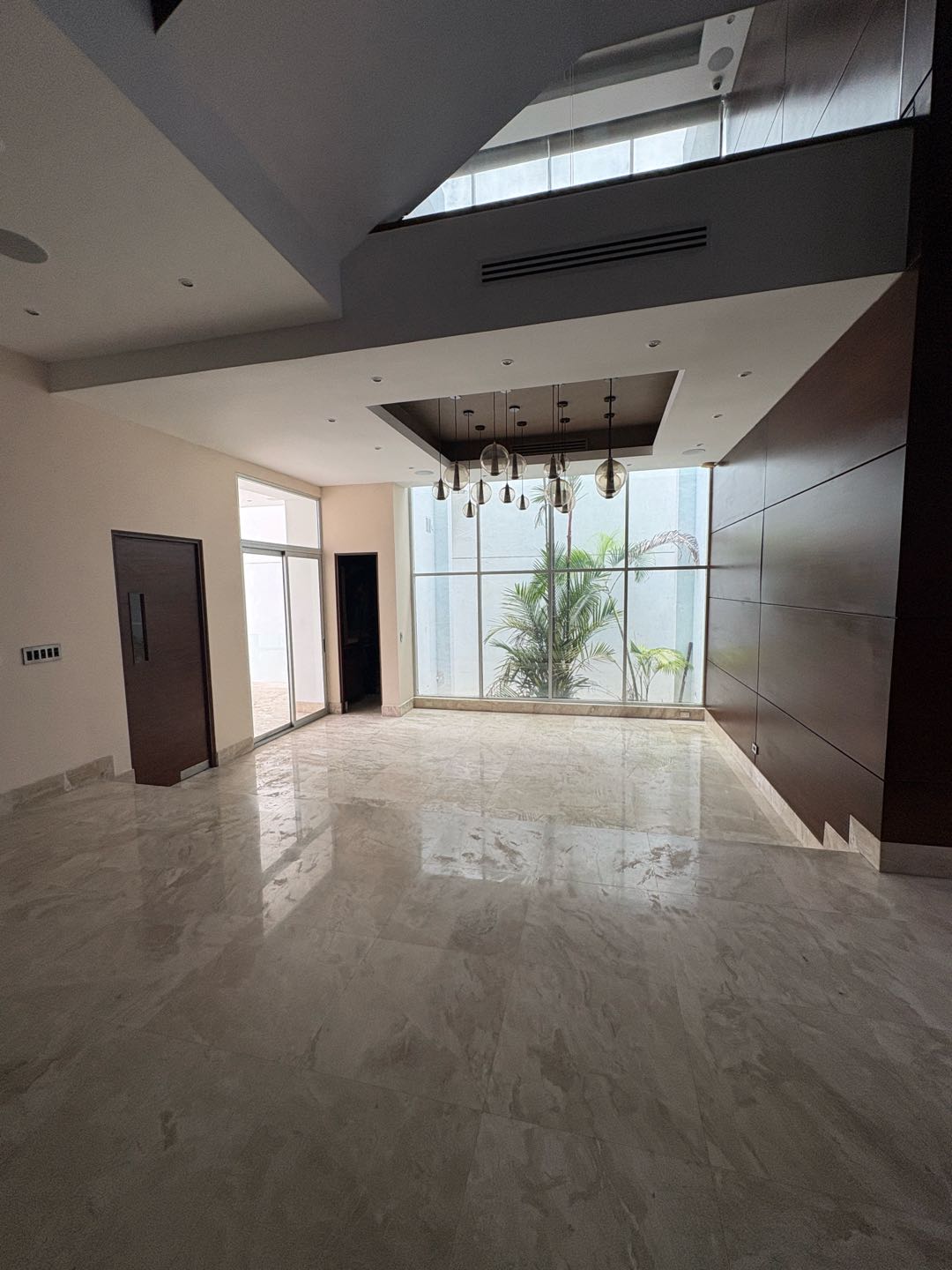 SE ALQUILA CASA EN ALTOS DEL GOLF- 4 HABITACIONES