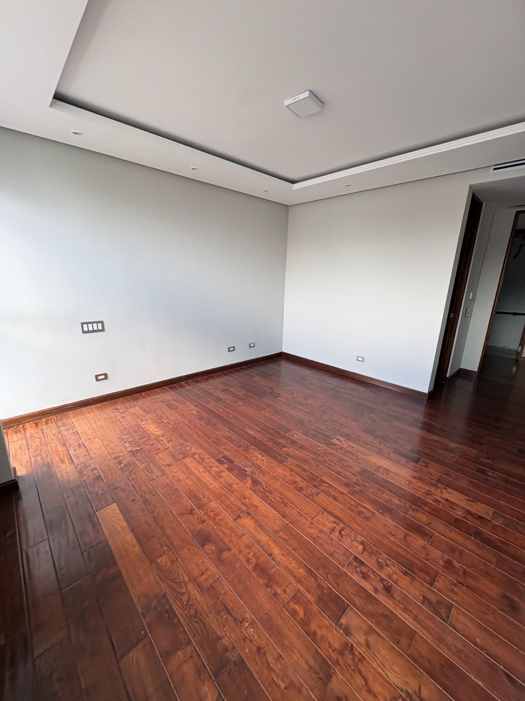 SE ALQUILA CASA EN ALTOS DEL GOLF- 4 HABITACIONES