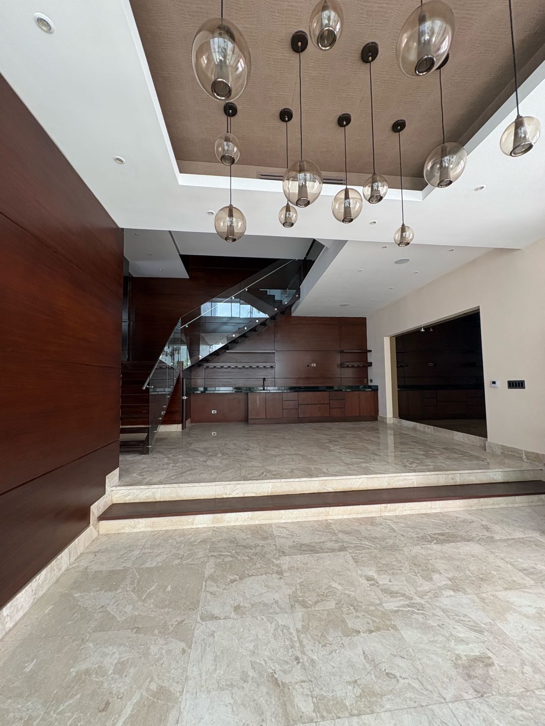 SE ALQUILA CASA EN ALTOS DEL GOLF- 4 HABITACIONES