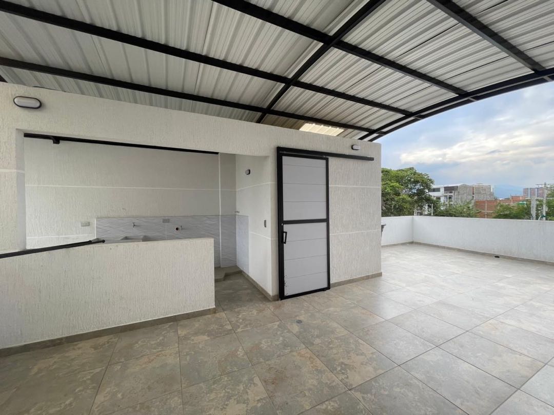 SE VENDE CASA EN CIUDAD 2000 VILLAMAGNA CALI