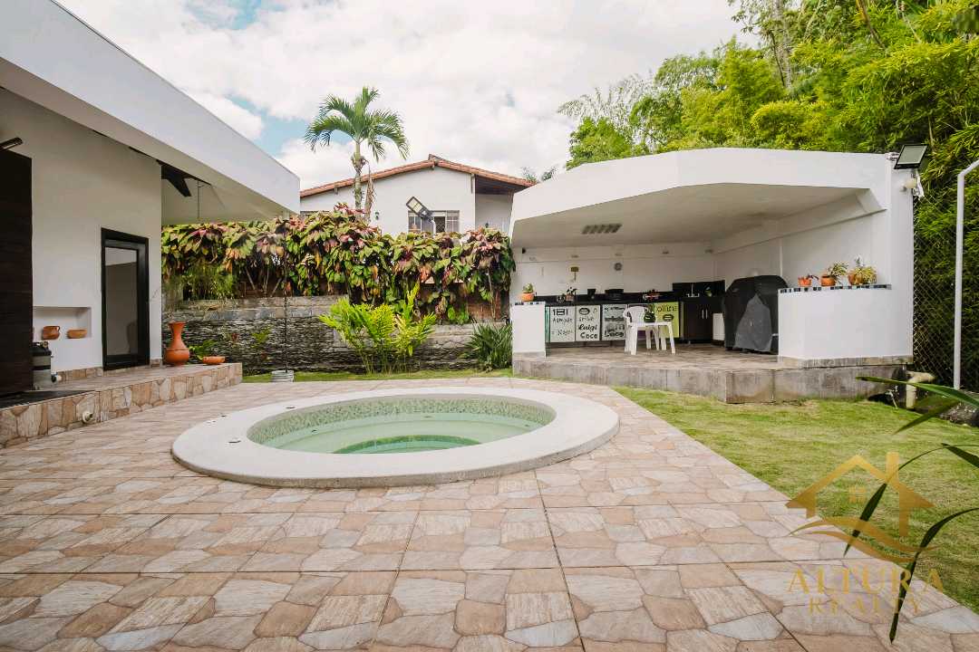 SE VENDE CASA EN CONJUNTO CERRADO NORTE DE ARMENIA