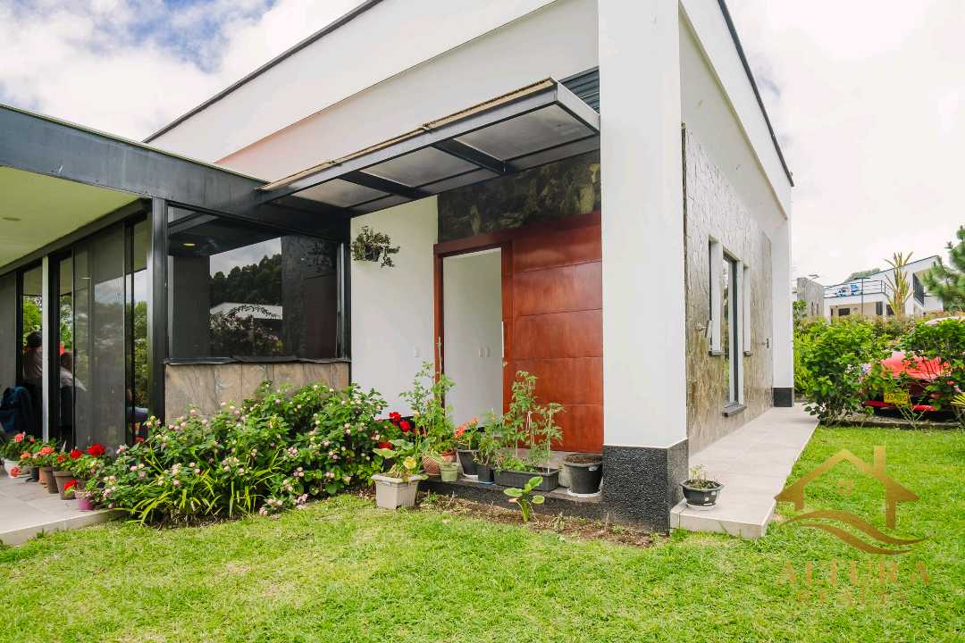 SE VENDE CASA EN CONJUNTO CERRADO CIRCASIA QUINDÍO