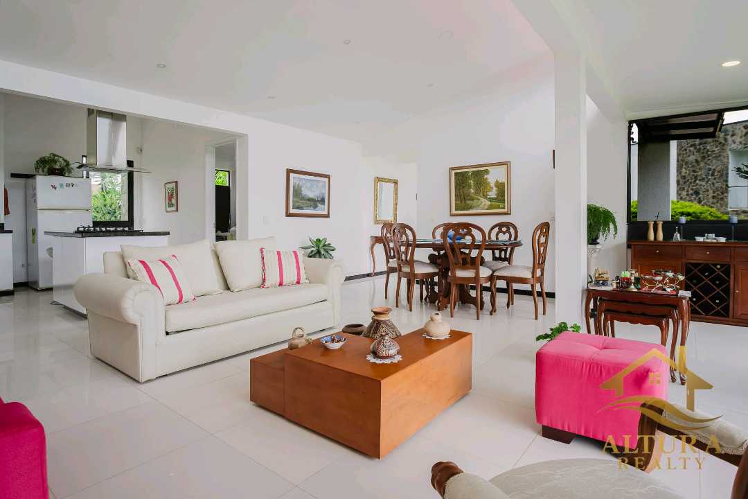 SE VENDE CASA EN CONJUNTO CERRADO CIRCASIA QUINDÍO