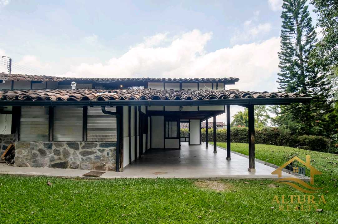 SE VENDE CASA EN CONJUNTO CERRADO ARMENIA CIRCASIA