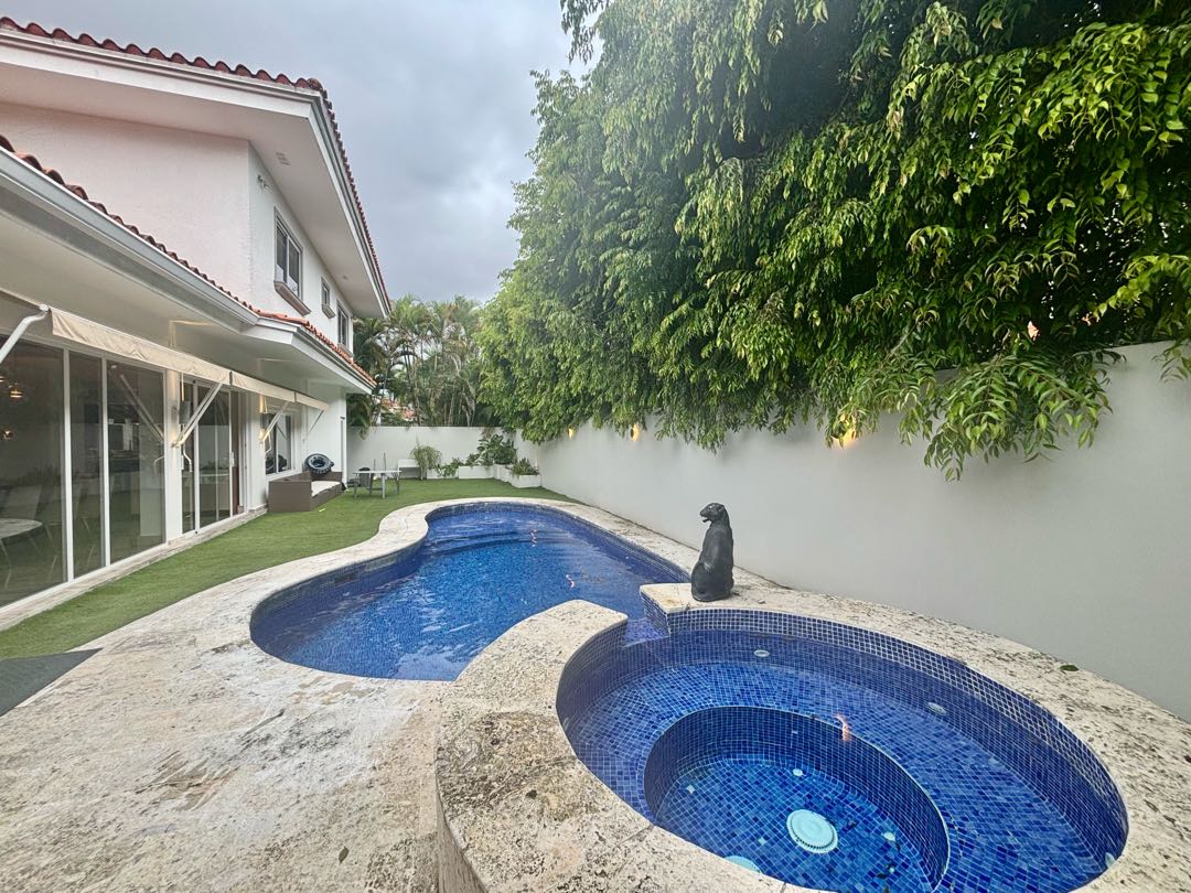 Se Alquila Casa en Costa Las Perlas, Costa del Este