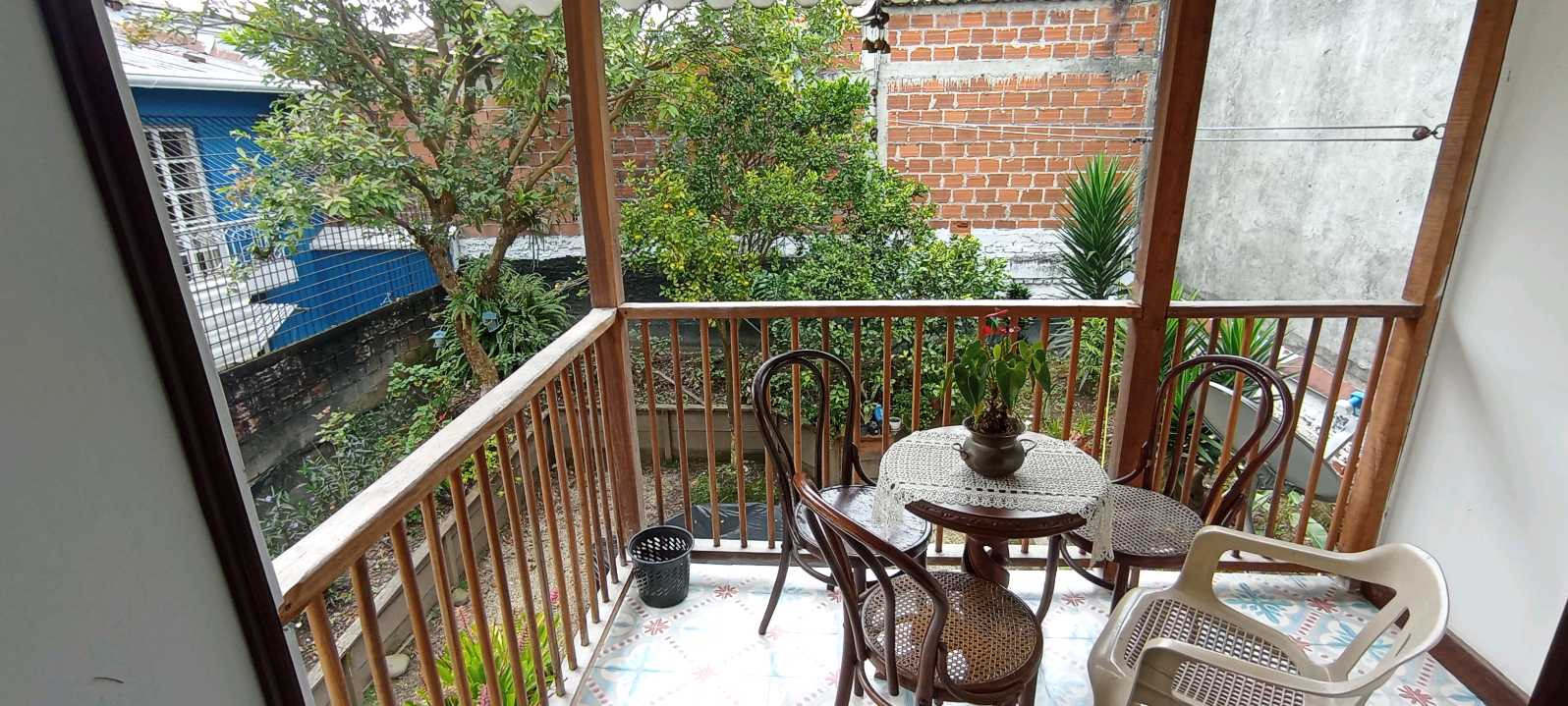 SE VENDE CASA EN EL CENTRO DE CIRCASIA