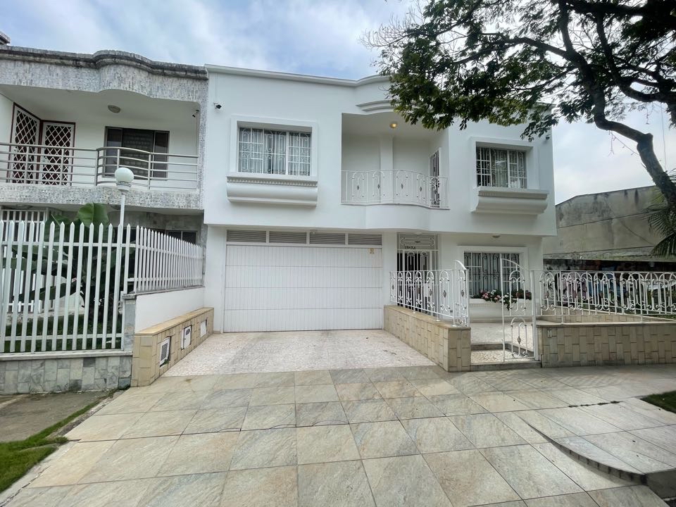 SE VENDE CASA EN EL INGENIO SUR DE CALI