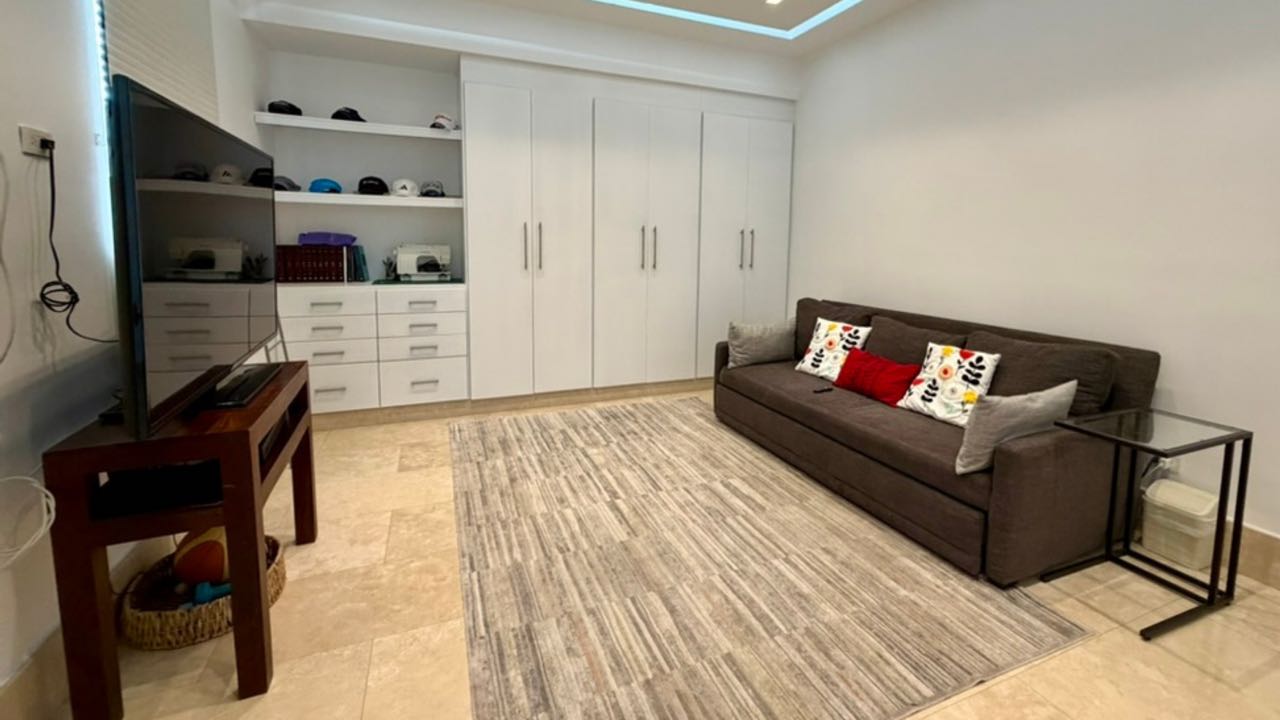 SE VENDE HERMOSA CASA EN FAIRWAY SANTA MARIA