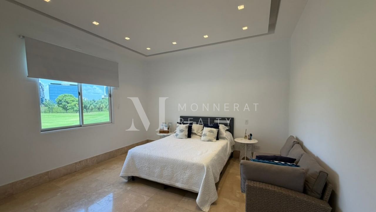 SE VENDE HERMOSA CASA EN FAIRWAY SANTA MARIA