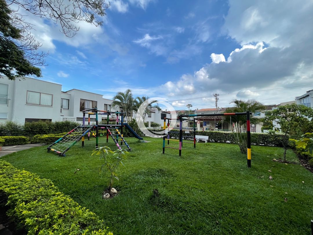 SE VENDE CASA EN LA HACIENDA CALI