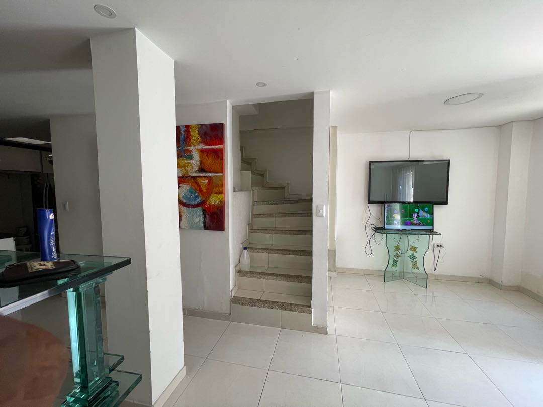 SE VENDE CASA EN LA RIVERA CALI