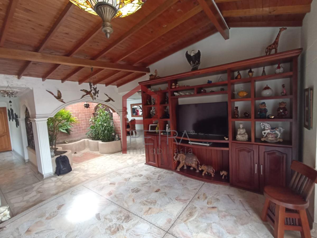 Se Vende Casa En Santa Lucia, Medellín