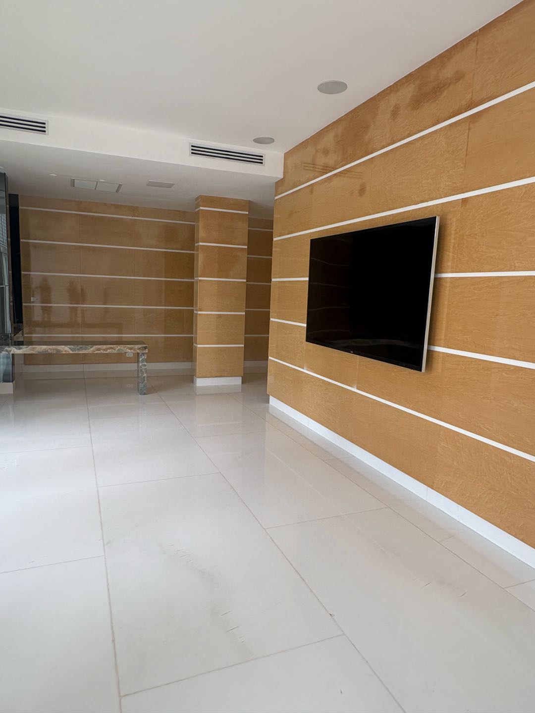 SE VENDE CASA CON PISCINA EN SANTA MARIA