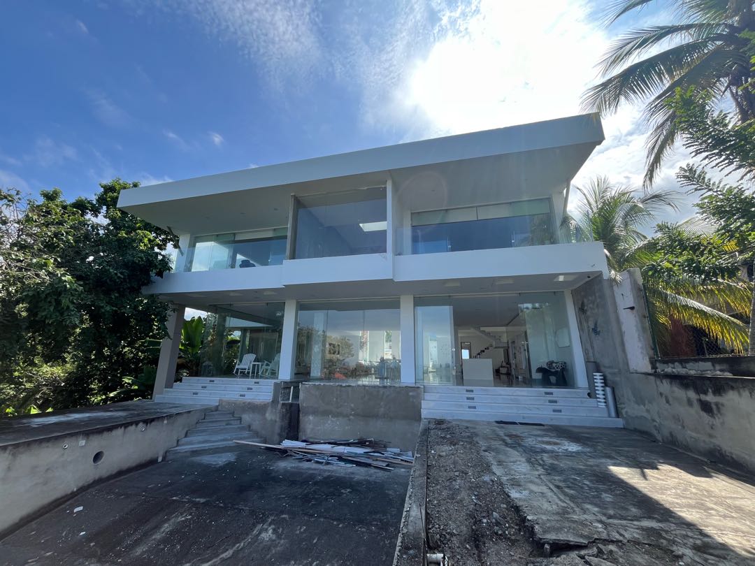 Se vende casa sector Alcatraces con vista y salida al mar, Sta Marta