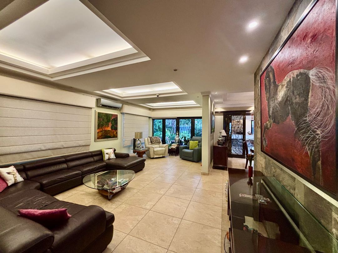 Se Vende Casa en Villa Valencia, Costa Sur