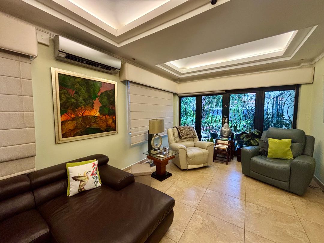 Se Vende Casa en Villa Valencia, Costa Sur