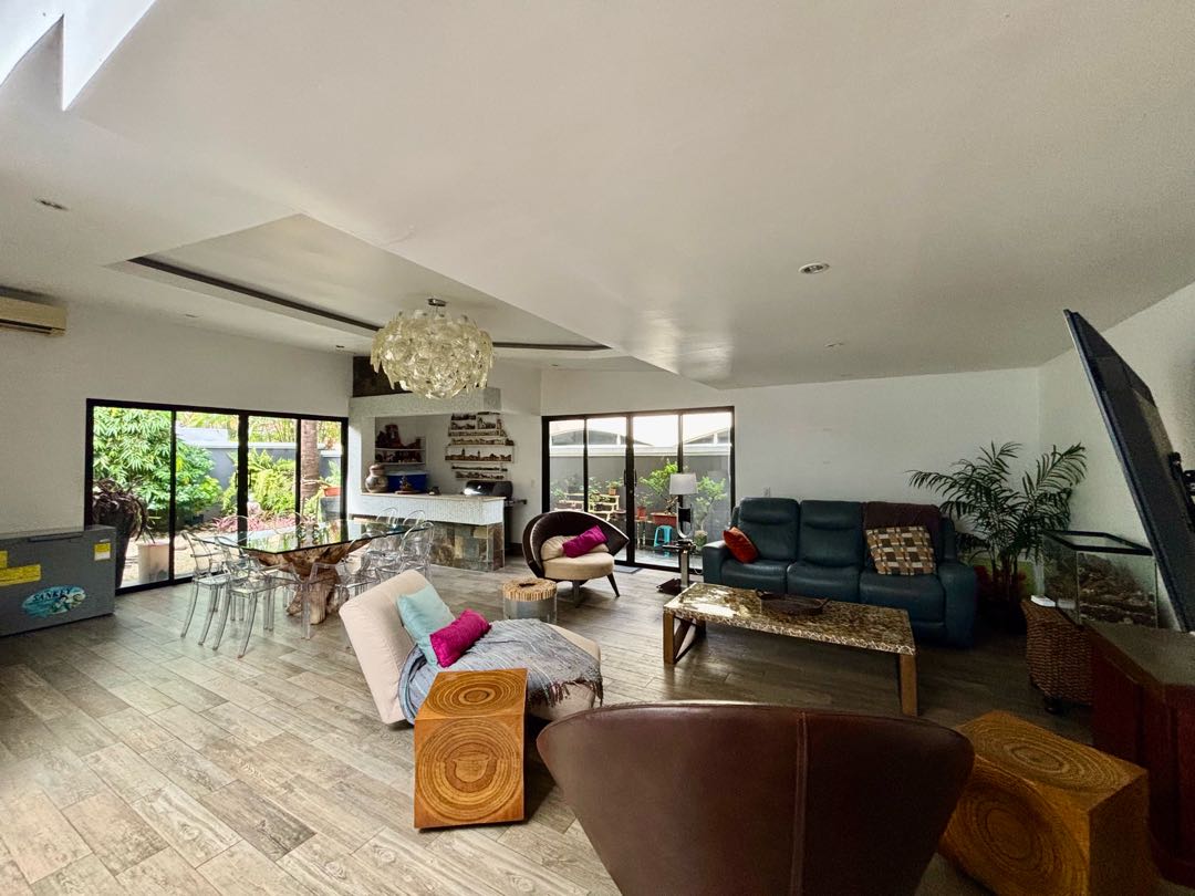 Se Vende Casa en Villa Valencia, Costa Sur