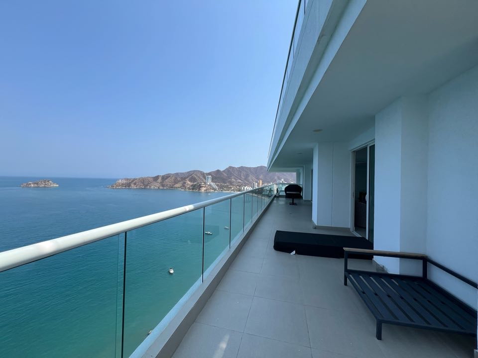 Se vende exclusivo apartamento en Rodadero Sur, Santa Marta