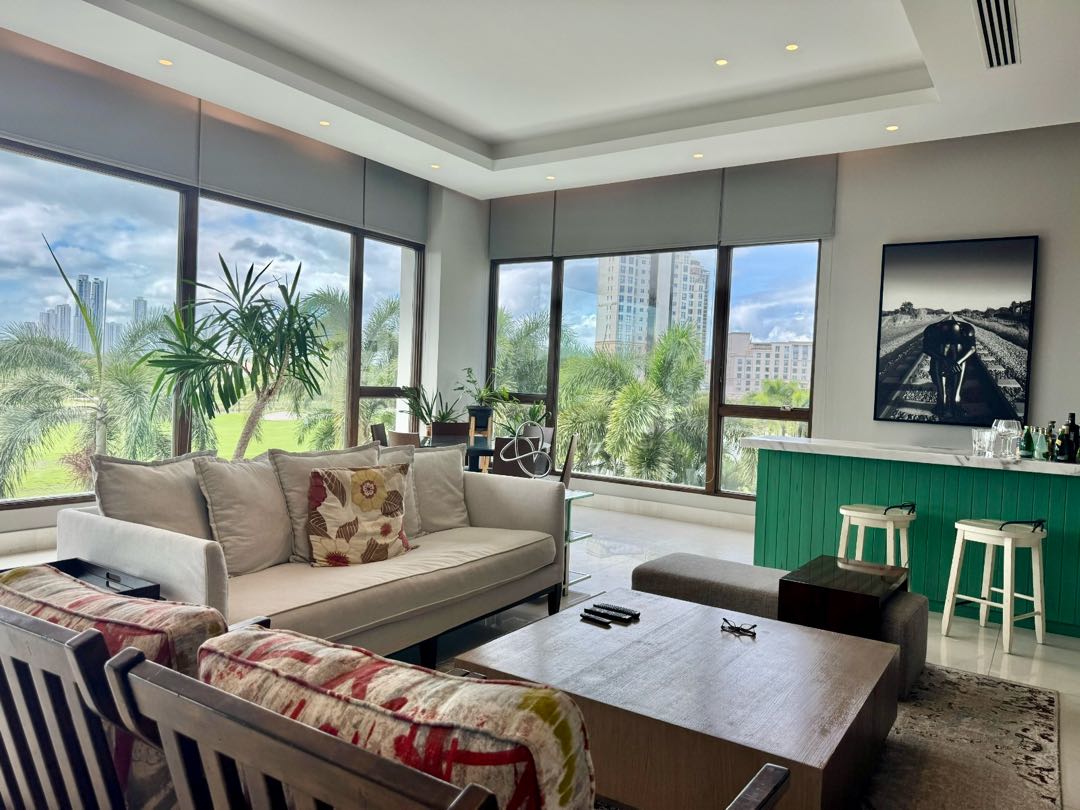 Se vende exclusivo apartamento en Santa Maria