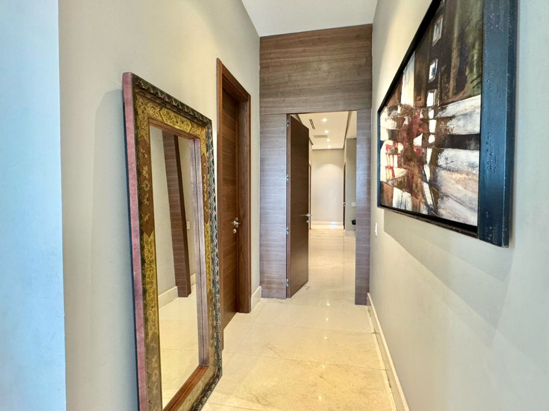 Se vende exclusivo apartamento en Santa Maria