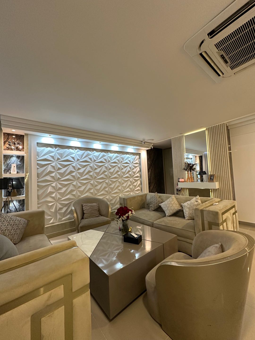 SE VENDE EXCLUSIVO APARTAMENTO EN CENTRAL PARK PANCE