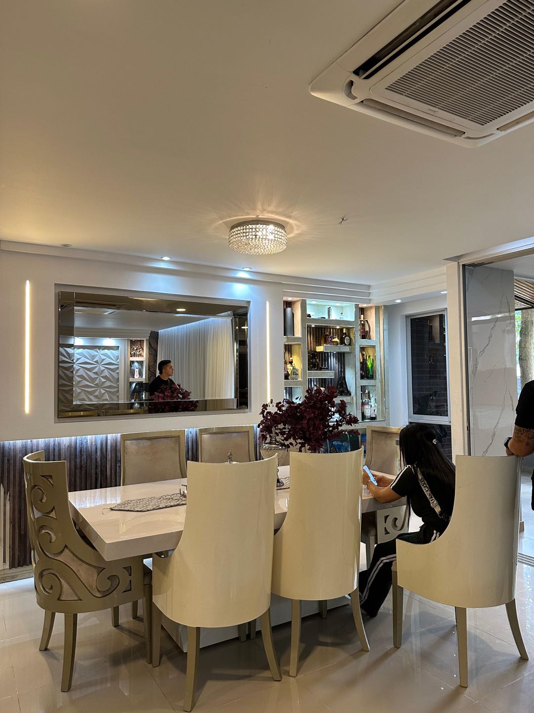 SE VENDE EXCLUSIVO APARTAMENTO EN CENTRAL PARK PANCE