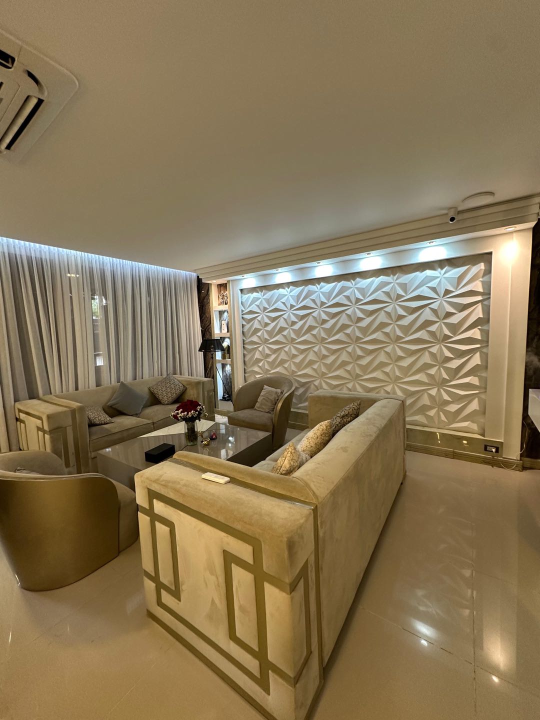 SE VENDE EXCLUSIVO APARTAMENTO EN CENTRAL PARK PANCE