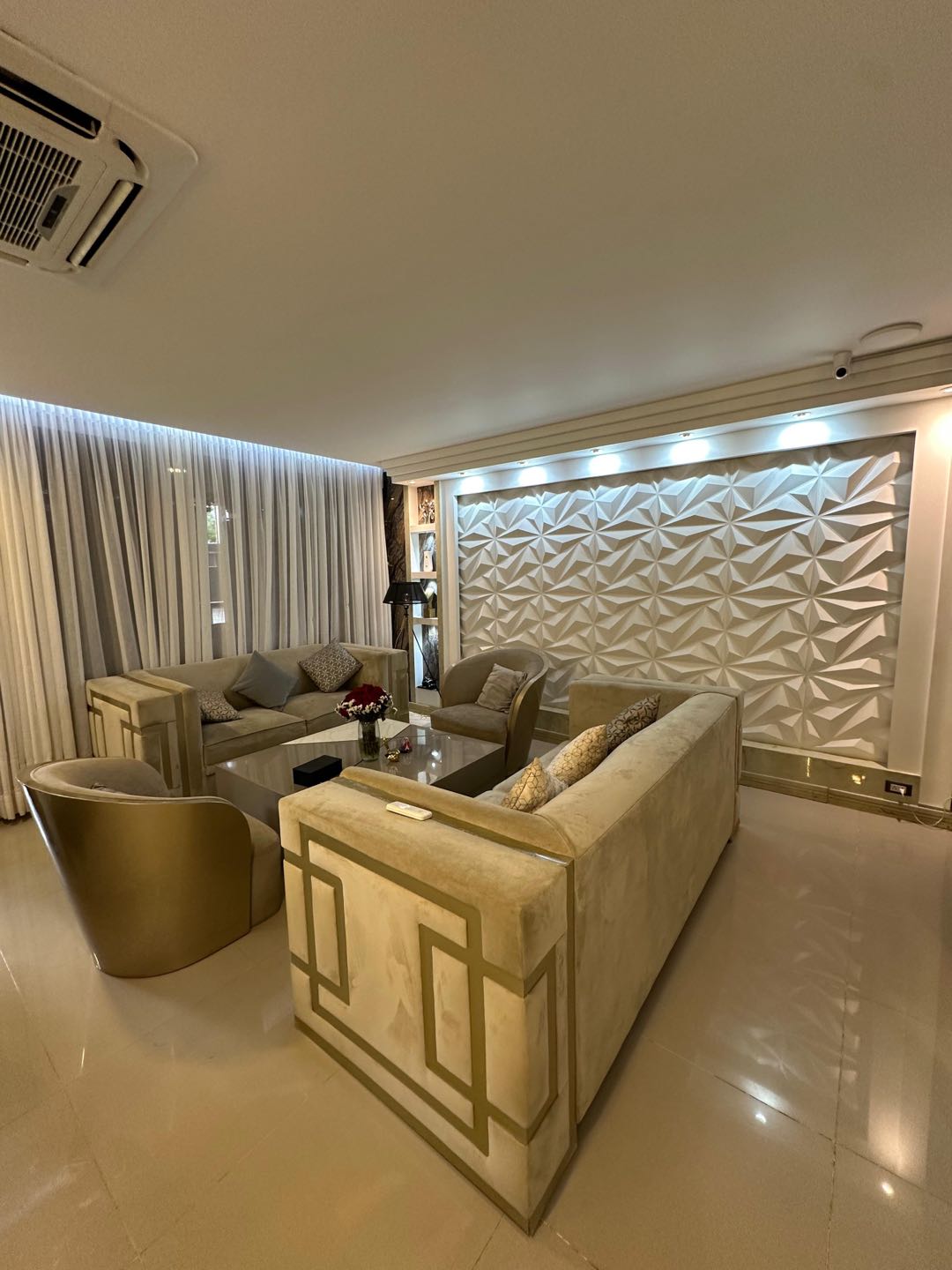 SE VENDE EXCLUSIVO APARTAMENTO EN CENTRAL PARK PANCE