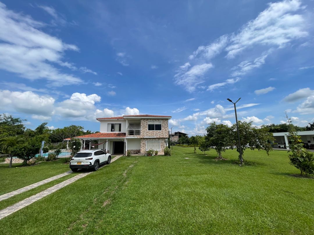 Detalle Inmueble Principal 2 SE VENDE FINCA DE LUJO EN SANTA ELENA VALLE