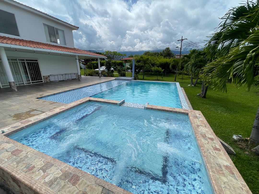 Detalle Inmueble Principal 3 SE VENDE FINCA DE LUJO EN SANTA ELENA VALLE