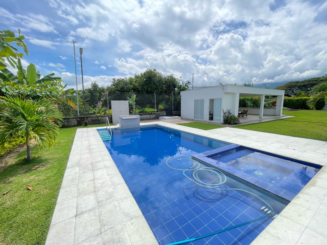 Detalle Inmueble Principal 6 SE VENDE FINCA DE LUJO EN SANTA ELENA VALLE