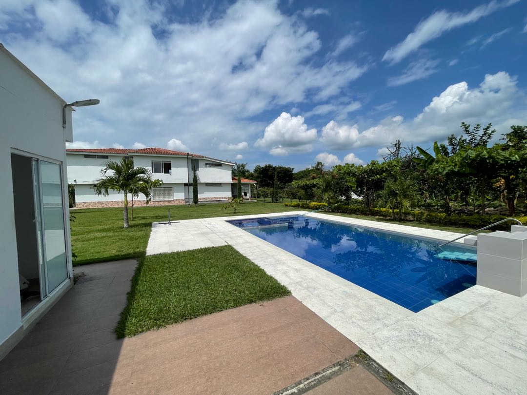 Detalle Inmueble Principal 8 SE VENDE FINCA DE LUJO EN SANTA ELENA VALLE
