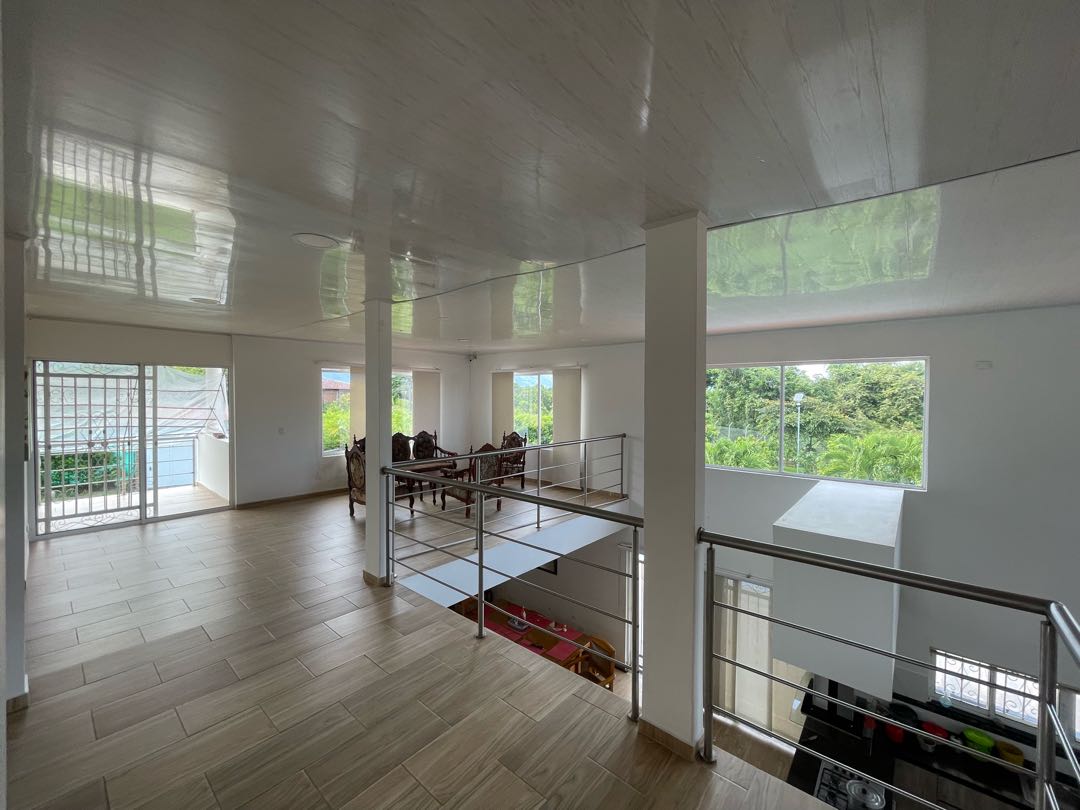 Detalle Inmueble Principal 18 SE VENDE FINCA DE LUJO EN SANTA ELENA VALLE