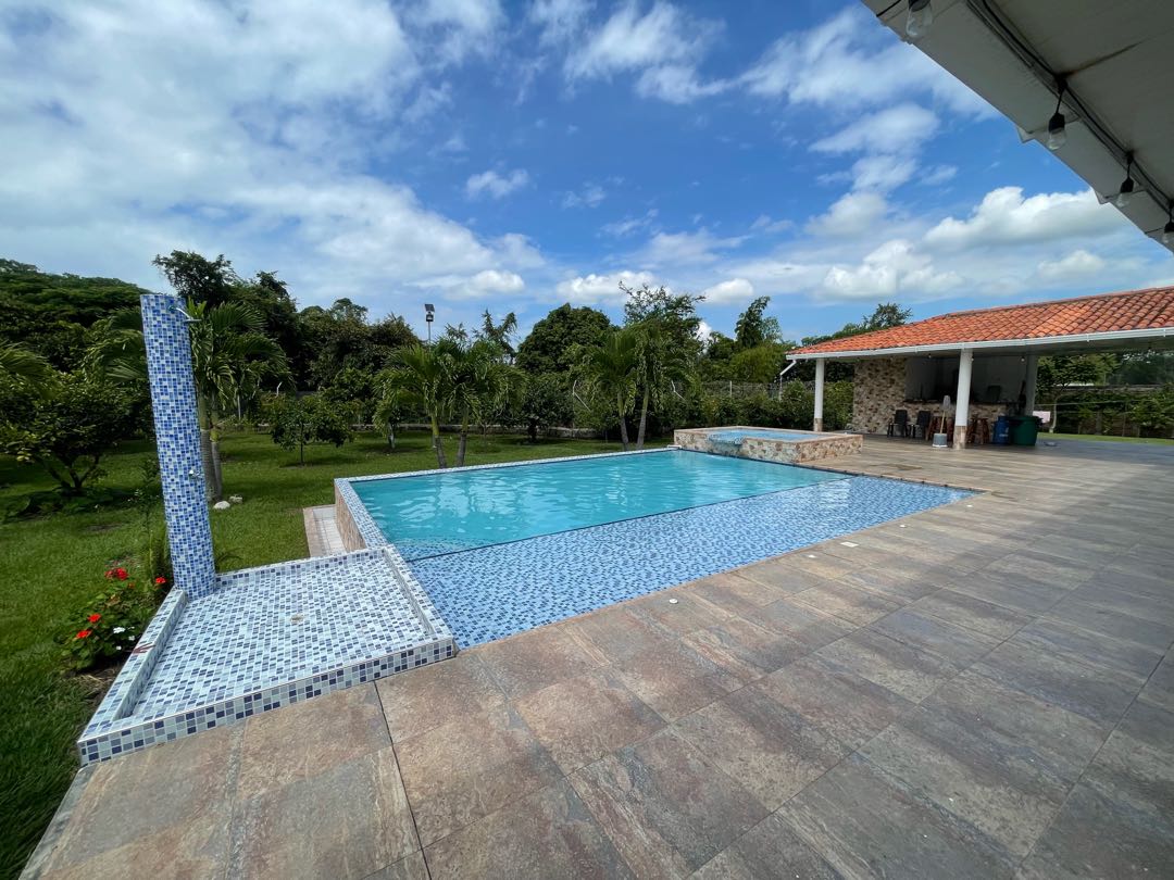 Detalle Inmueble Principal 36 SE VENDE FINCA DE LUJO EN SANTA ELENA VALLE