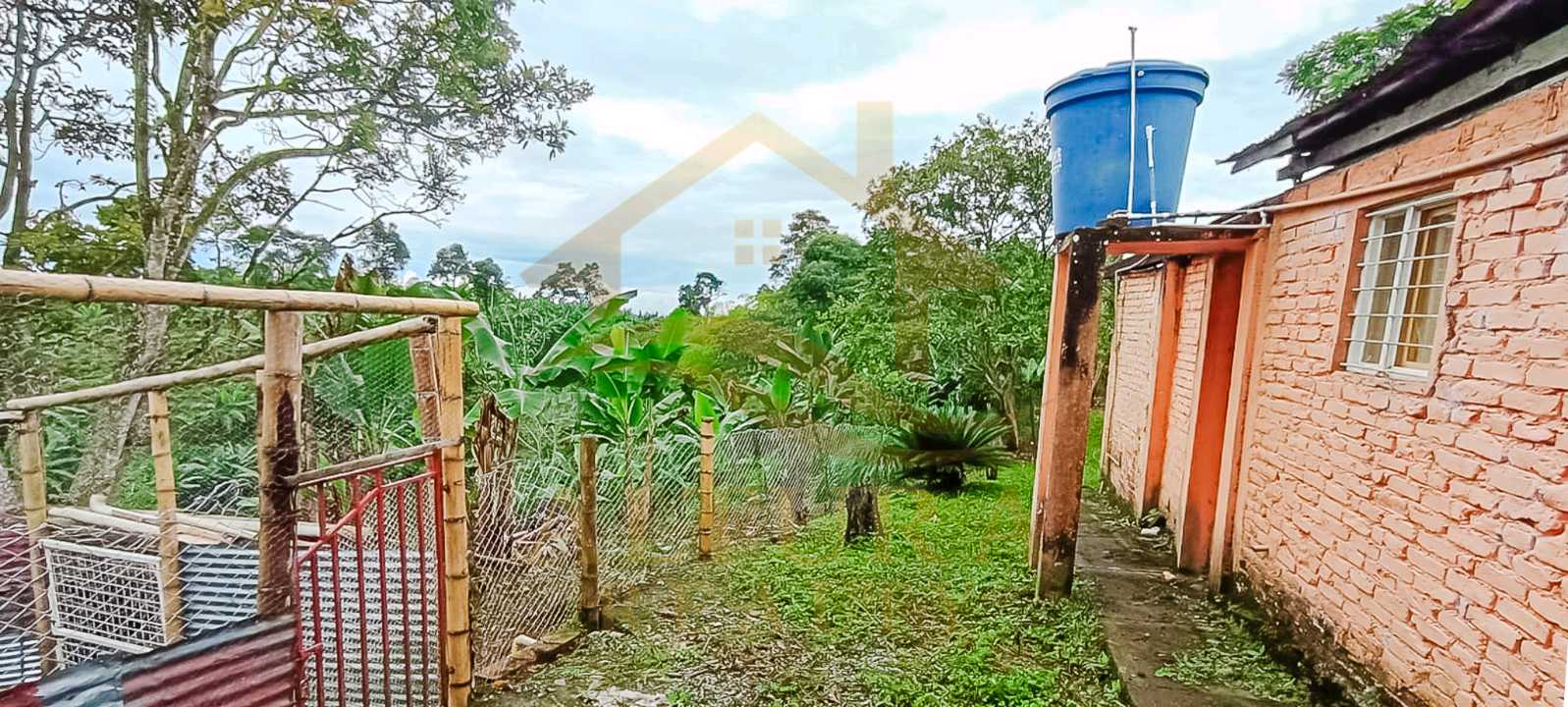 SE VENDE FINCA VIA CIRCASIA- MONTENEGRO