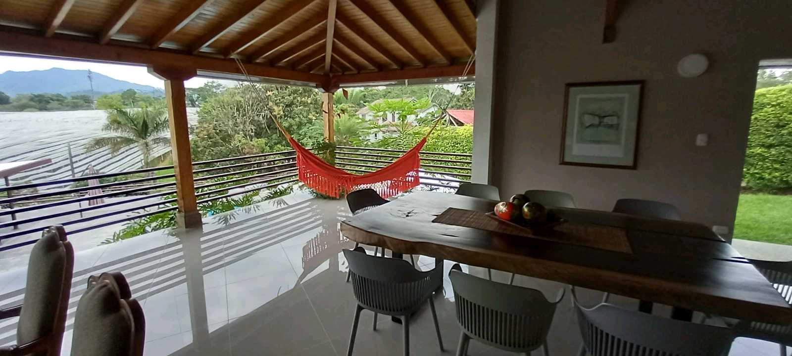 Se vende hermosa casa campestre en cerritos Pereira