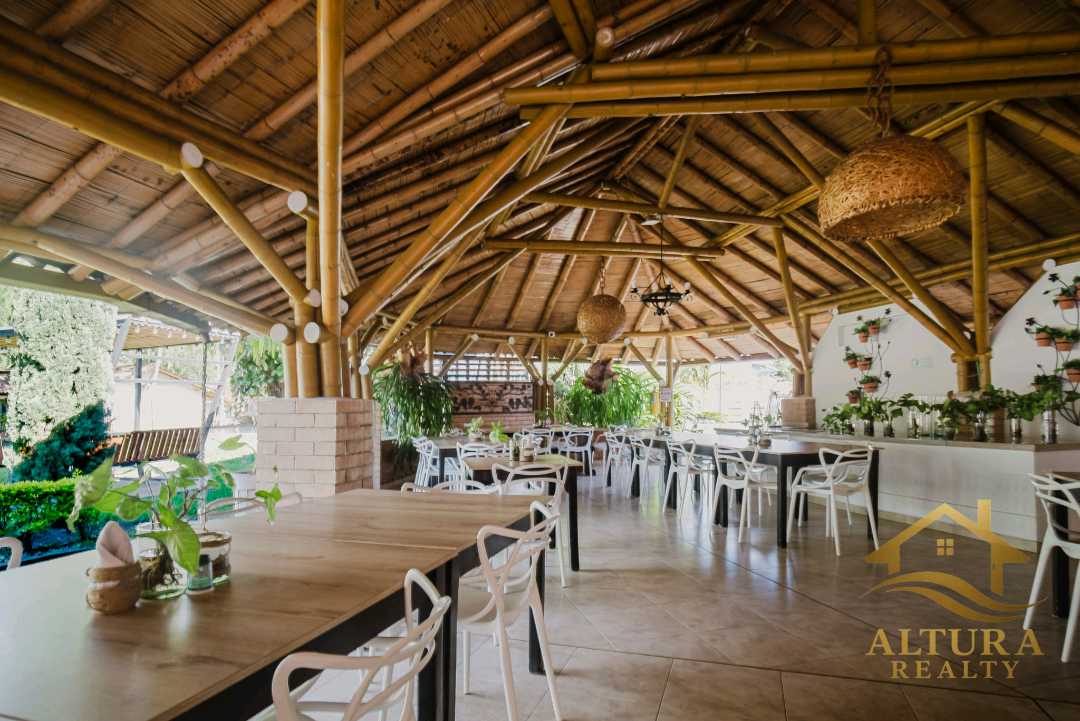 SE VENDE HOTEL CERCA AEROPUERTO ARMENIA