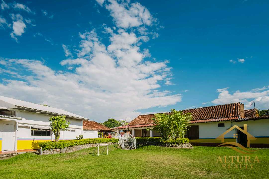 SE VENDE HOTEL CERCA AEROPUERTO ARMENIA