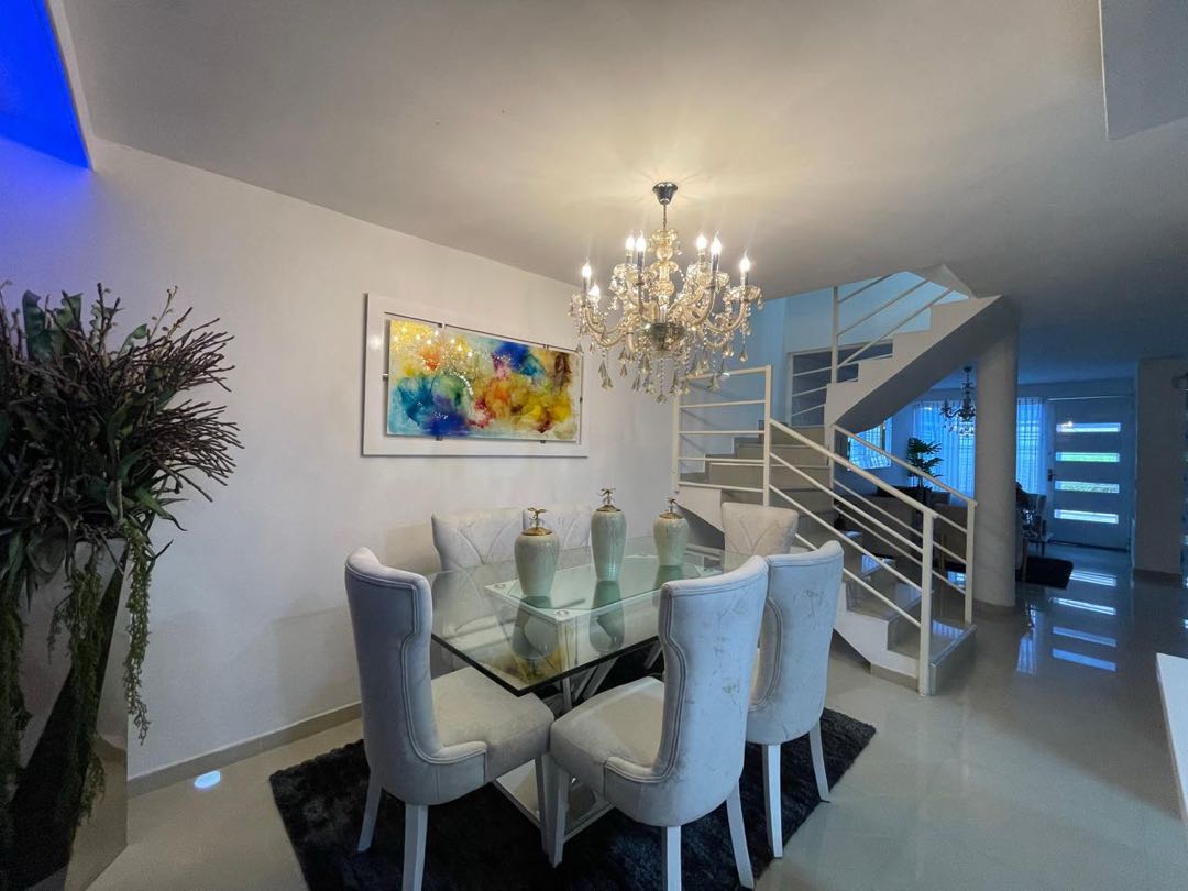 SE VENDE LINDA CASA EN VILLAMAGNA CIUDAD 2000