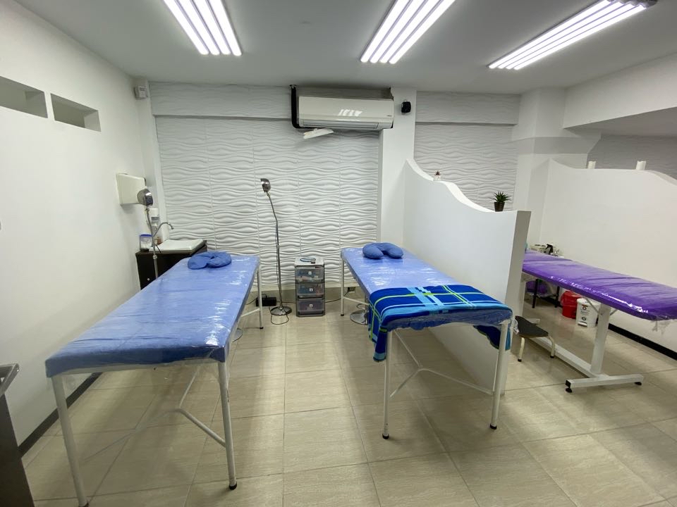 LOCAL COMERCIAL EN VENTA  AL SUR CALI C.COMERCIAL ACUARELA