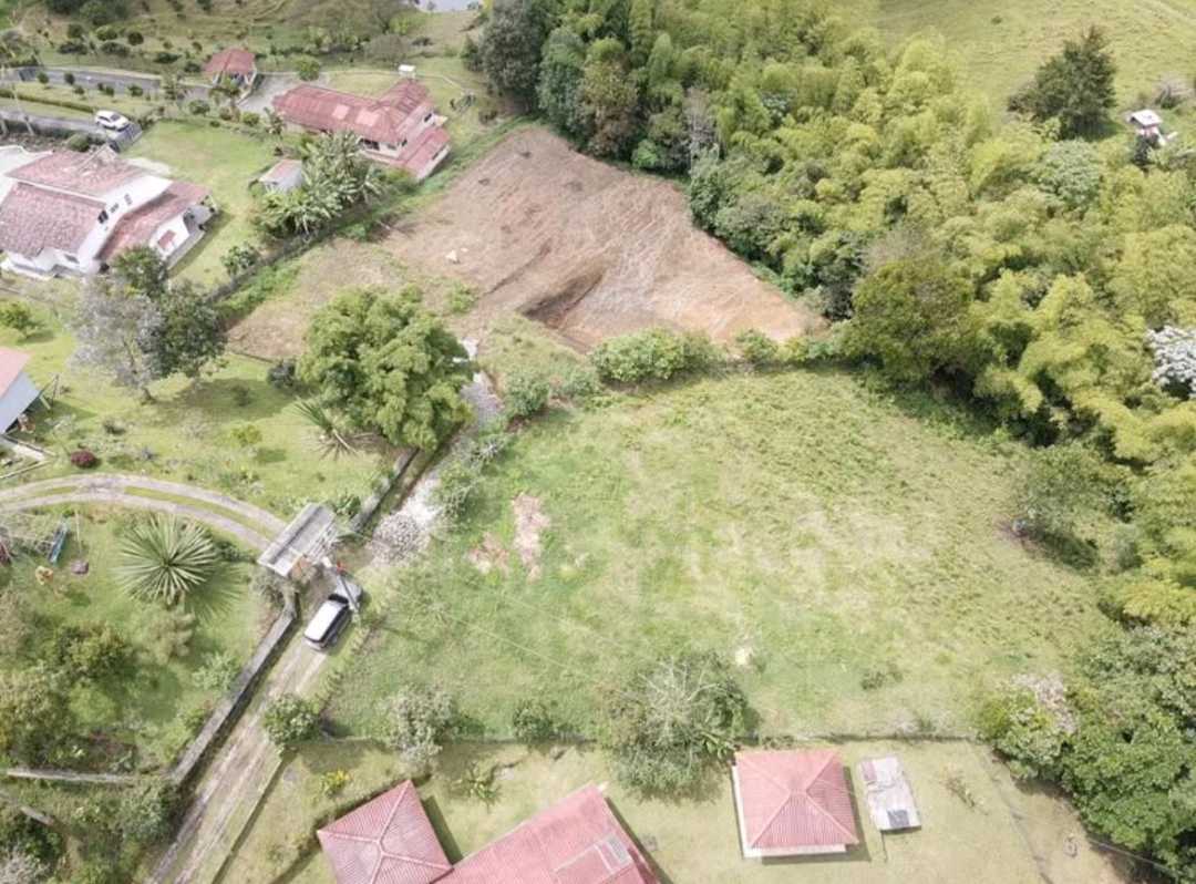 SE VENDE LOTE CAMPESTRE EN SECTOR RESIDENCIAL A 5 MIN DE CIRCASIA.