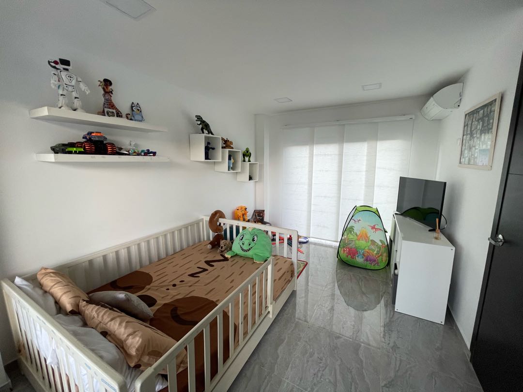 SE VENDE LUJOSA CASA CAMPESTRE EN DAPA