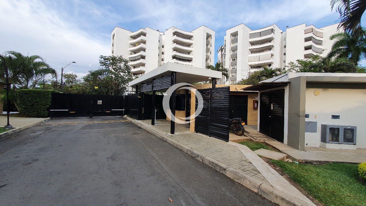 SE VENDE LUJOSA CASA EN CIUDAD JARDÍN
