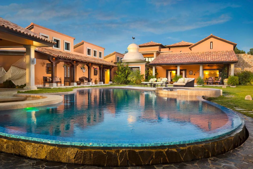 SE VENDE MANSION EN BUENAVENTURA